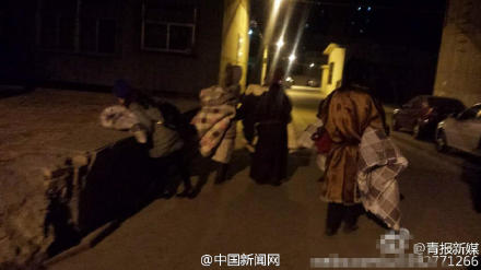 居民裹棉被避險