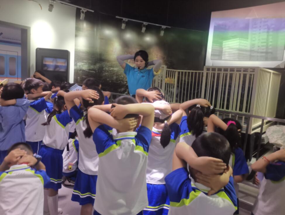 �W(xu��)У��ȫ��������